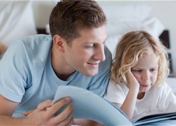 پیشنهادهایی برای مطالعه هنگام خواب با کودکان نوپا