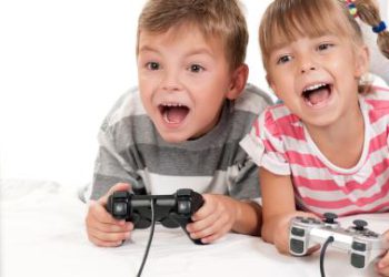 بازی های کامپیوتری و تماشای تلویزیون در چه صورتي بررفتار کودکان تاثیر بد نخواهد داشت؟!